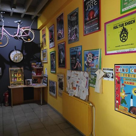 Hostel Log Inn Szkopje Kültér fotó