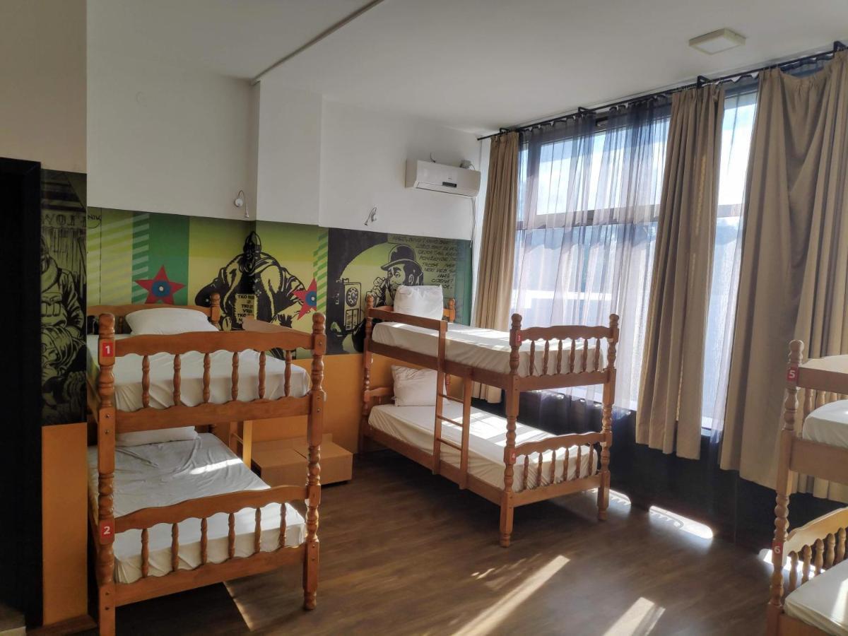 Hostel Log Inn Szkopje Kültér fotó