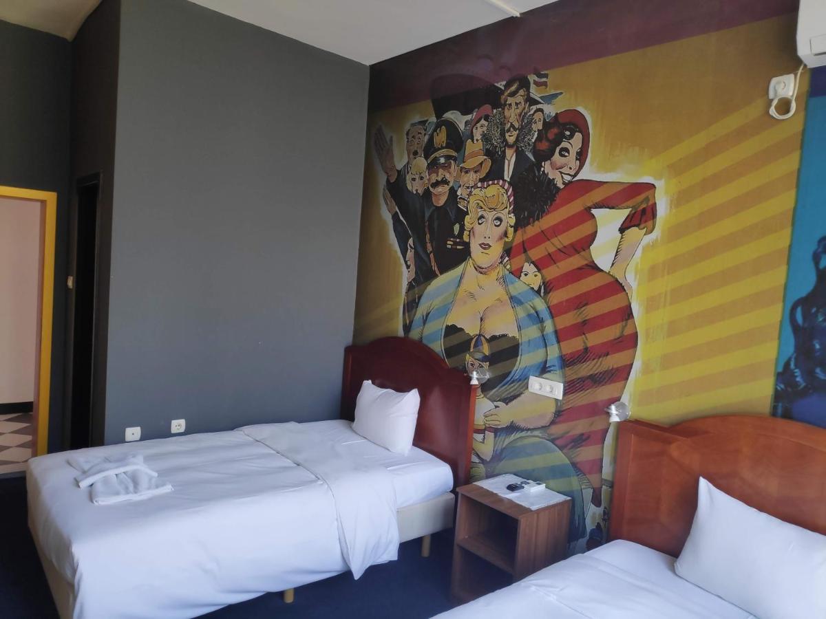 Hostel Log Inn Szkopje Kültér fotó