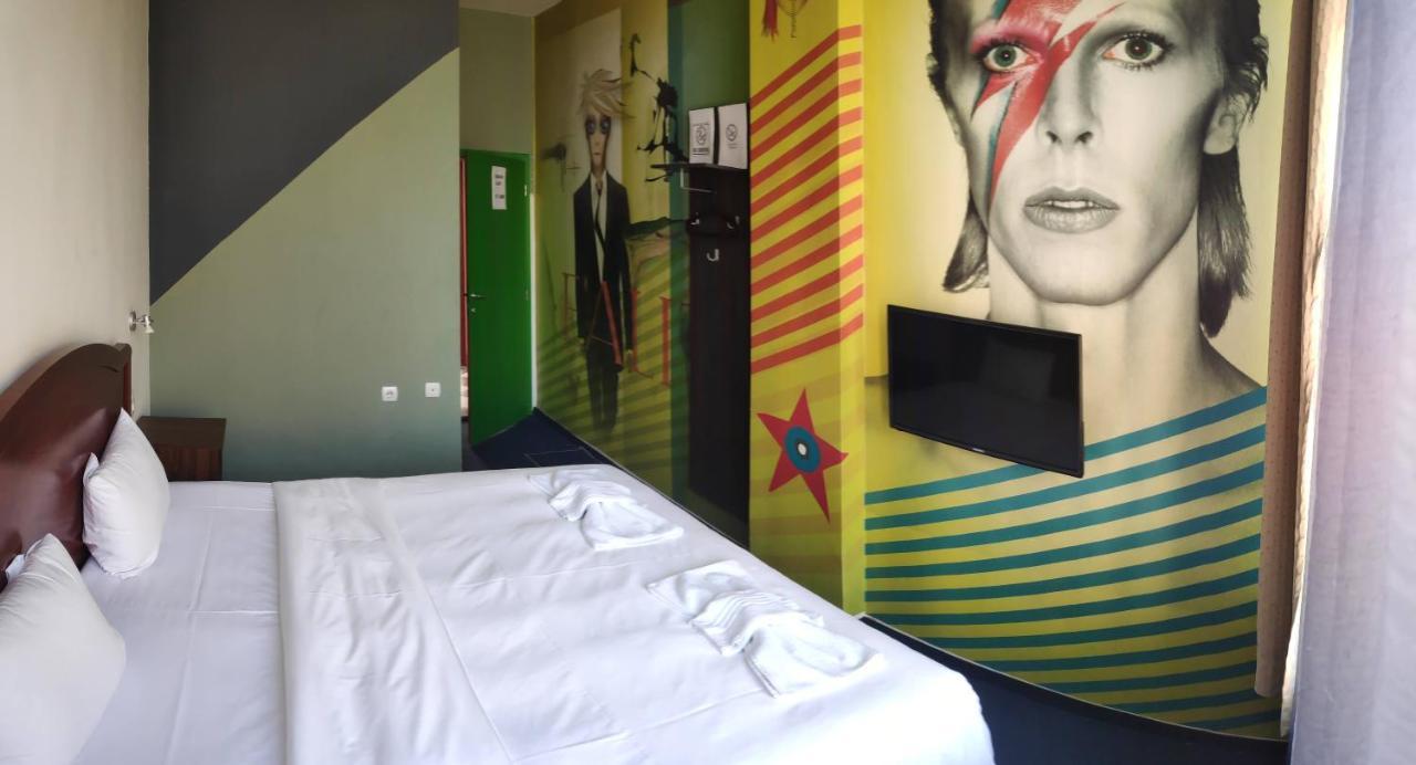 Hostel Log Inn Szkopje Kültér fotó
