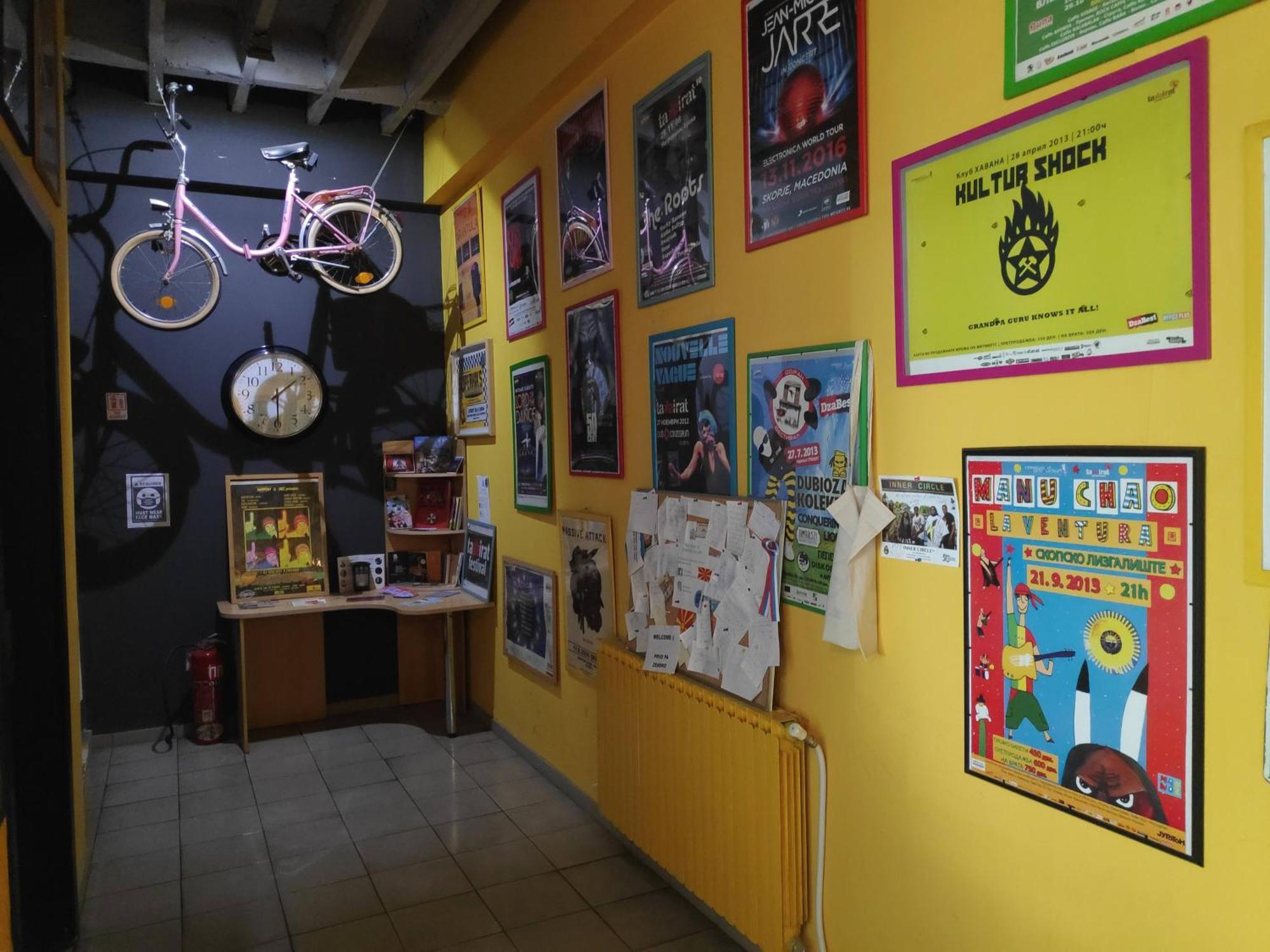 Hostel Log Inn Szkopje Kültér fotó