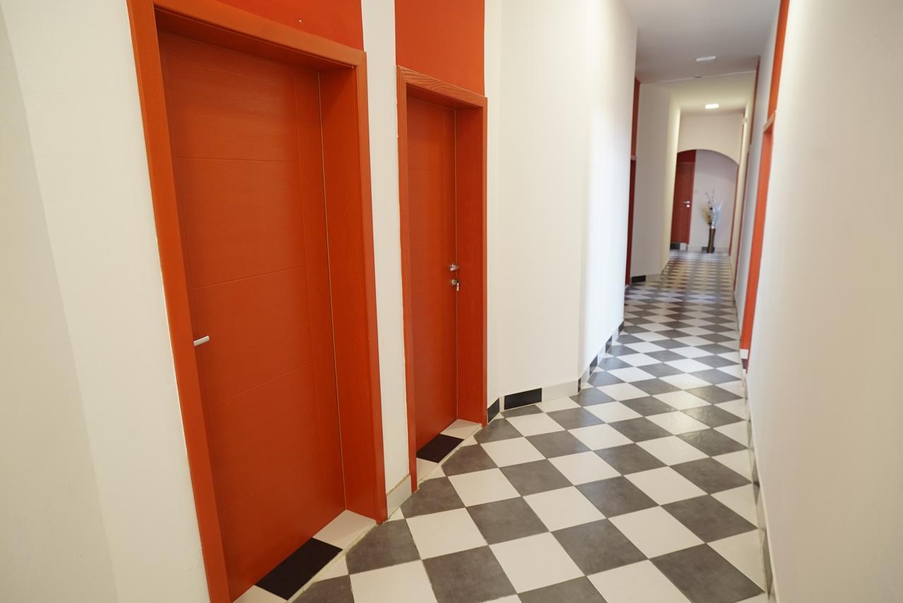 Hostel Log Inn Szkopje Kültér fotó