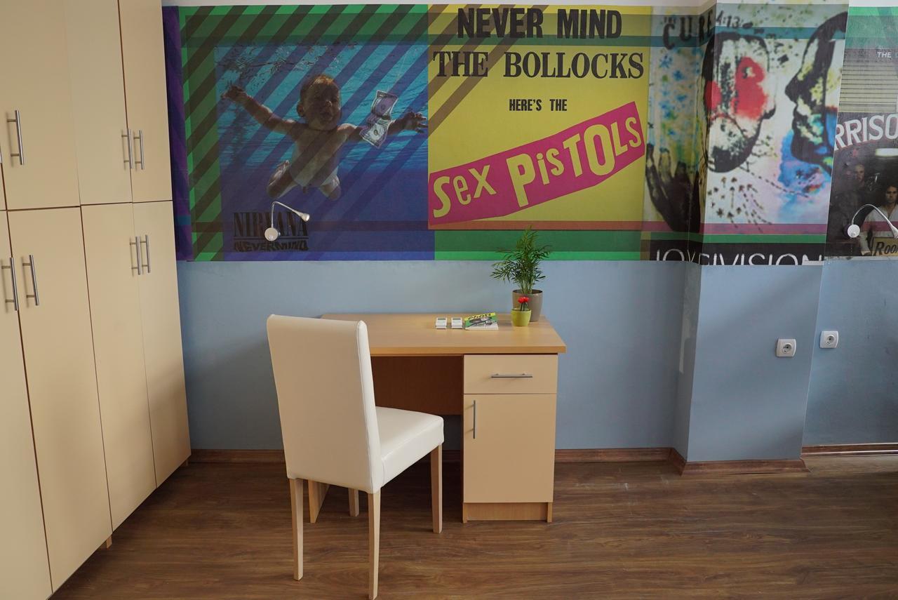 Hostel Log Inn Szkopje Kültér fotó