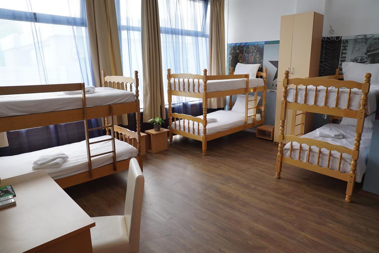 Hostel Log Inn Szkopje Kültér fotó